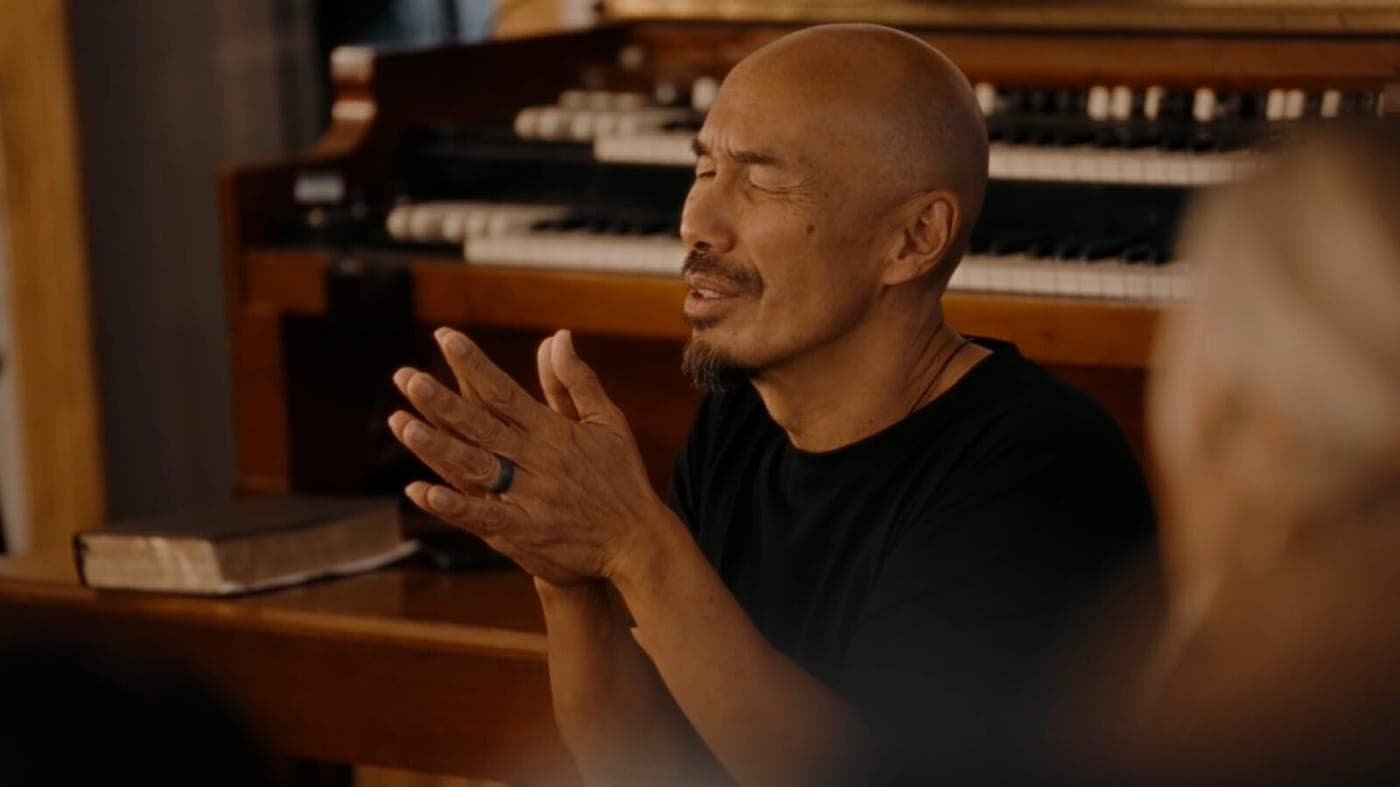 Francis Chan praying, from A Prayer for Unity
